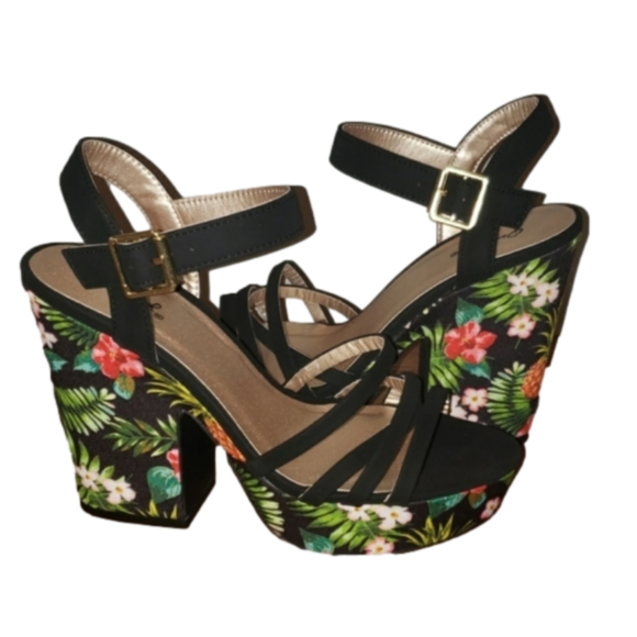 Tropical Platform Sandals - Picture 2 of 9